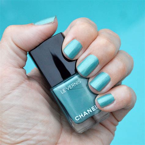 chanel radiant verde|Nail Colours .